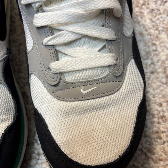 Nike White, Gray, Black Low-Top Sneakers with Teal and Orange Accents - Picture 4 of 8